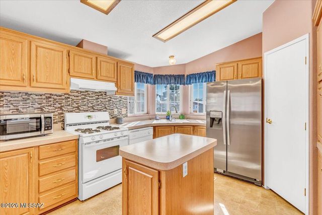 5866 W Bar X Street, Tucson, AZ 85713