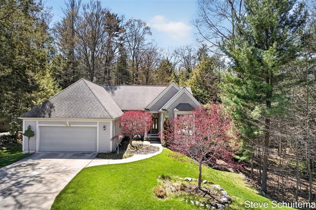 1949 Forest Glen Drive, Norton Shores, MI 49441