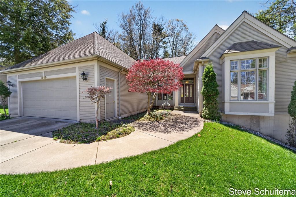 1949 Forest Glen Drive, Norton Shores, MI 49441