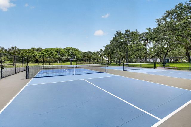 4299 Laurel Ridge Circle, Weston, FL 33331