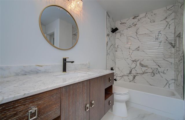 10300 Mayfield Road, Houston, TX 77043