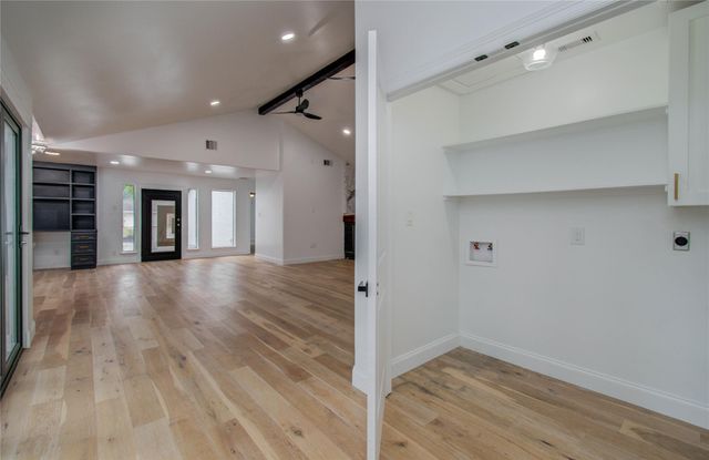 10300 Mayfield Road, Houston, TX 77043