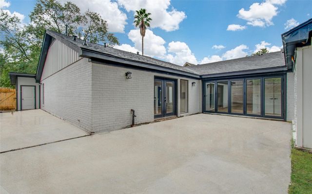 10300 Mayfield Road, Houston, TX 77043