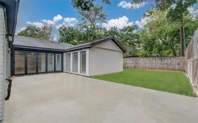 10300 Mayfield Road, Houston, TX 77043