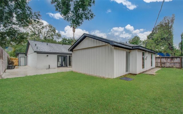 10300 Mayfield Road, Houston, TX 77043