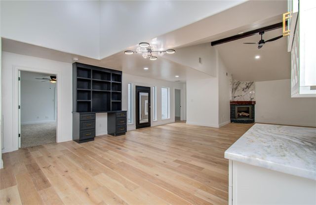 10300 Mayfield Road, Houston, TX 77043