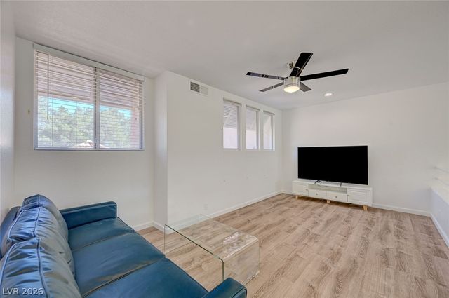 5097 Crooked Stick Way, Las Vegas, NV 89113