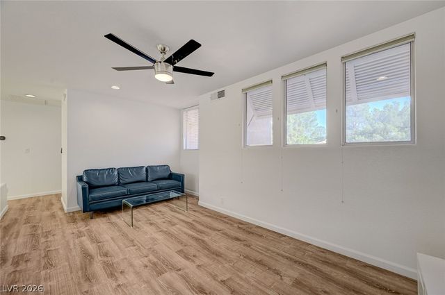 5097 Crooked Stick Way, Las Vegas, NV 89113