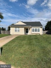 105 E SKEET CIR, Bear, DE 19701
