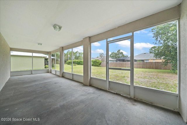657 Floyd Street SE, Palm Bay, FL 32909