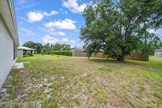 657 Floyd Street SE, Palm Bay, FL 32909