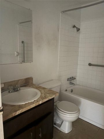 1106 MILNER DRIVE W, Lakeland, FL 33810