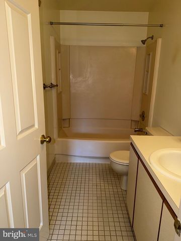 154 TAVISTOCK, Cherry Hill, NJ 08034