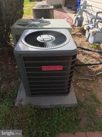 154 TAVISTOCK, Cherry Hill, NJ 08034