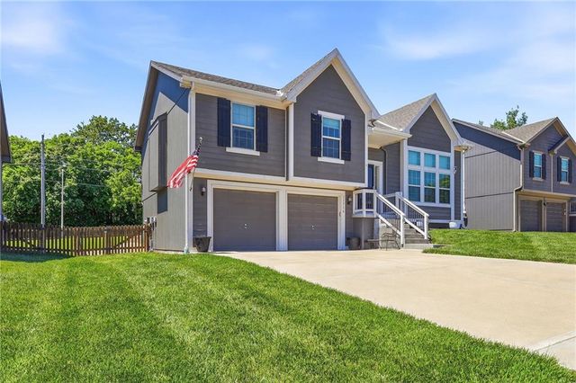 11716 N Farley Avenue, Kansas City, MO 64157
