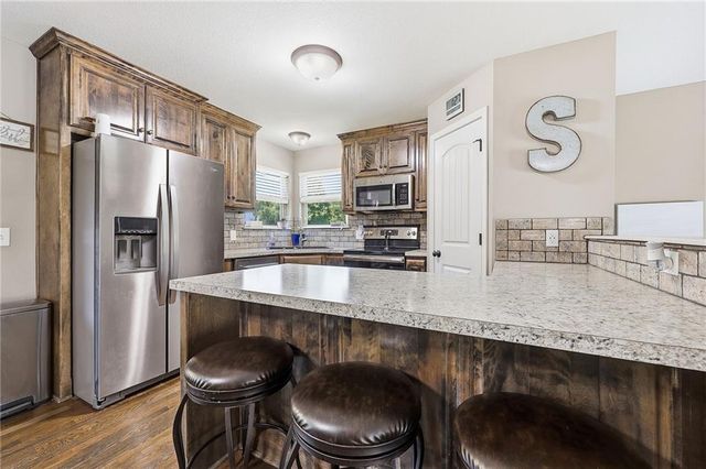 11716 N Farley Avenue, Kansas City, MO 64157
