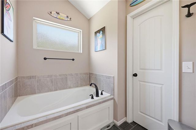 11716 N Farley Avenue, Kansas City, MO 64157