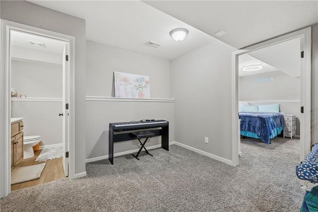 11716 N Farley Avenue, Kansas City, MO 64157