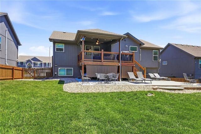 11716 N Farley Avenue, Kansas City, MO 64157