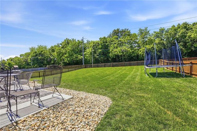 11716 N Farley Avenue, Kansas City, MO 64157