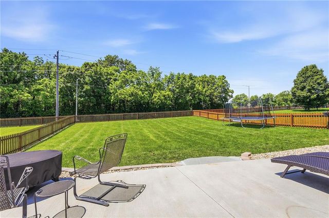 11716 N Farley Avenue, Kansas City, MO 64157