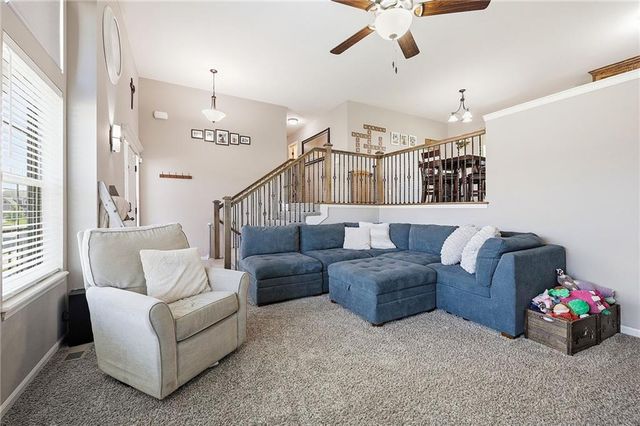 11716 N Farley Avenue, Kansas City, MO 64157
