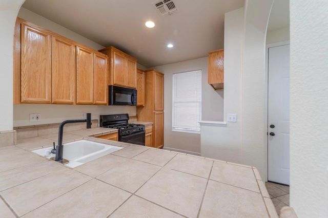1807 Zurlo, Sacramento, CA 95835