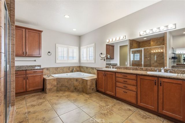 571 Winners Circle, San Jacinto, CA 92582