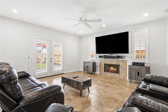 571 Winners Circle, San Jacinto, CA 92582