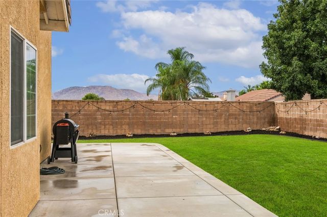 571 Winners Circle, San Jacinto, CA 92582