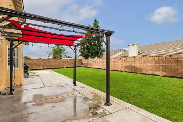 571 Winners Circle, San Jacinto, CA 92582