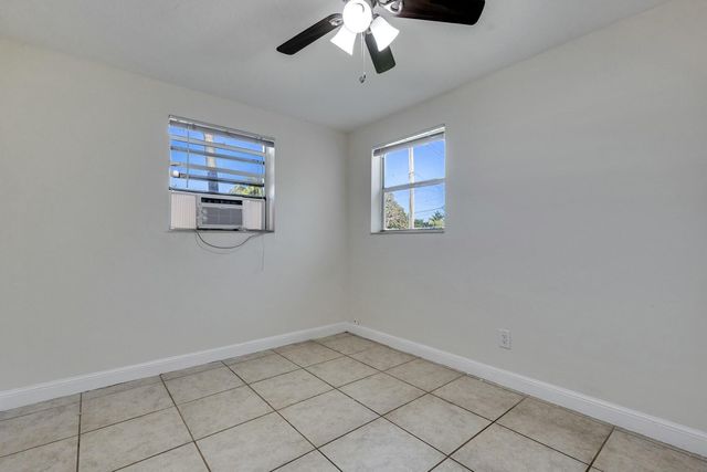299 NE 21st Street, Boca Raton, FL 33431