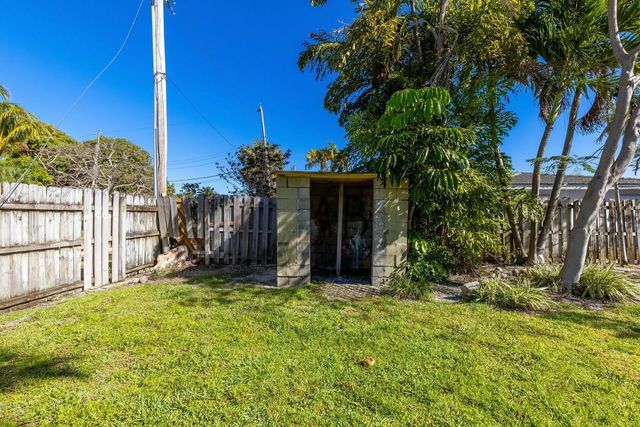 299 NE 21st Street, Boca Raton, FL 33431