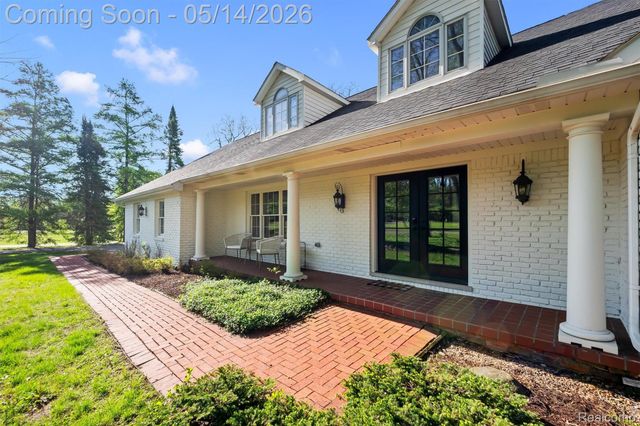 7035 Ten Hill Road, West Bloomfield Charter Township, MI 48322