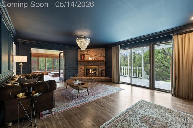 7035 Ten Hill Road, West Bloomfield Charter Township, MI 48322