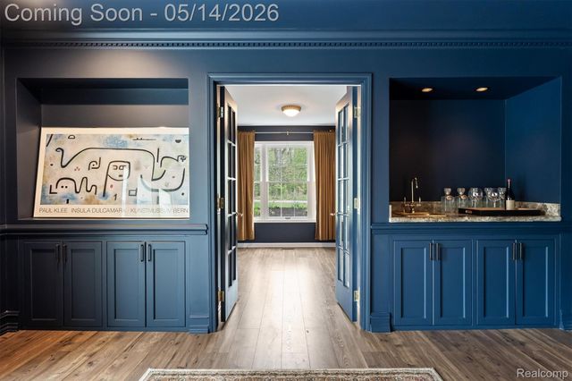 7035 Ten Hill Road, West Bloomfield Charter Township, MI 48322