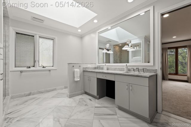 7035 Ten Hill Road, West Bloomfield Charter Township, MI 48322
