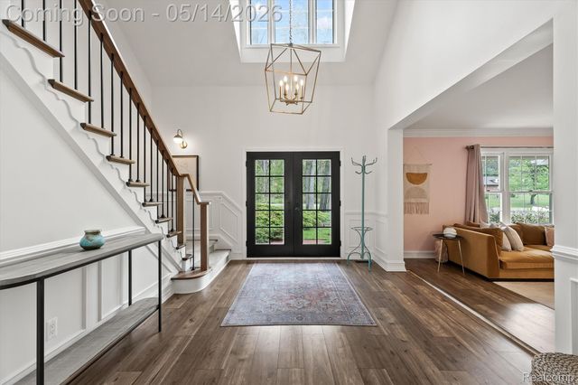 7035 Ten Hill Road, West Bloomfield Charter Township, MI 48322