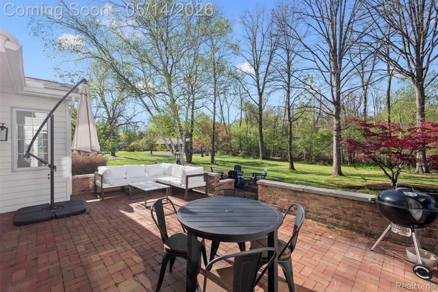 7035 Ten Hill Road, West Bloomfield Charter Township, MI 48322