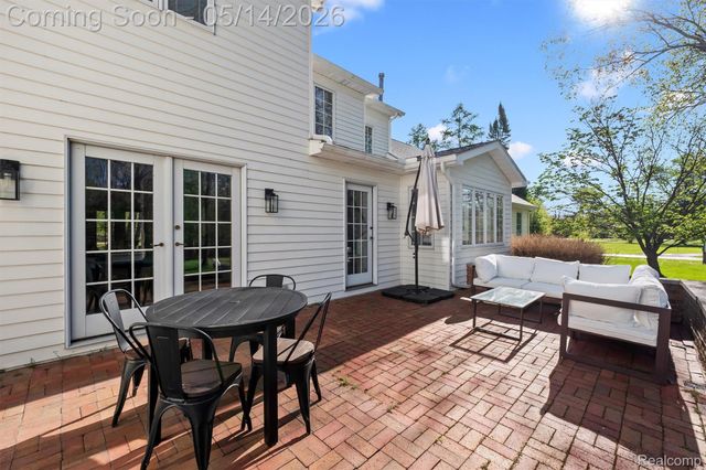 7035 Ten Hill Road, West Bloomfield Charter Township, MI 48322