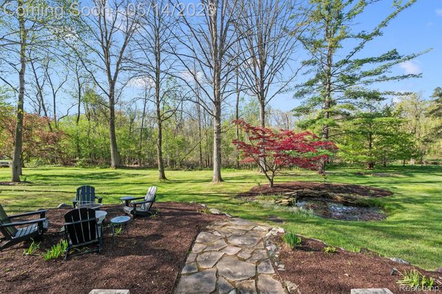 7035 Ten Hill Road, West Bloomfield Charter Township, MI 48322