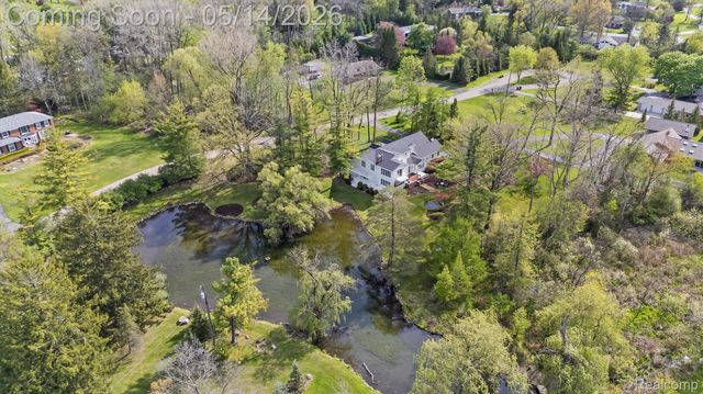 7035 Ten Hill Road, West Bloomfield Charter Township, MI 48322
