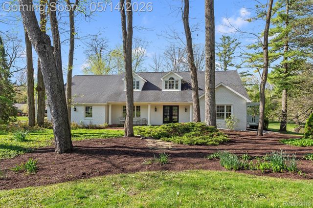 7035 Ten Hill Road, West Bloomfield Charter Township, MI 48322