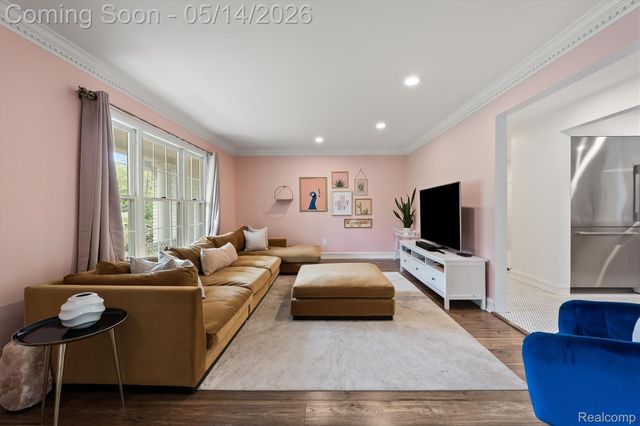 7035 Ten Hill Road, West Bloomfield Charter Township, MI 48322