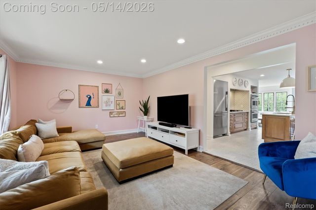 7035 Ten Hill Road, West Bloomfield Charter Township, MI 48322