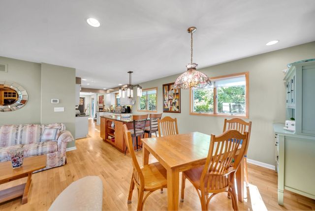 728 Price Lane, Deerfield, IL 60015