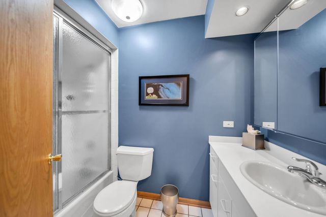 728 Price Lane, Deerfield, IL 60015