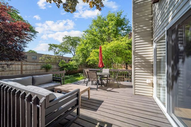 728 Price Lane, Deerfield, IL 60015