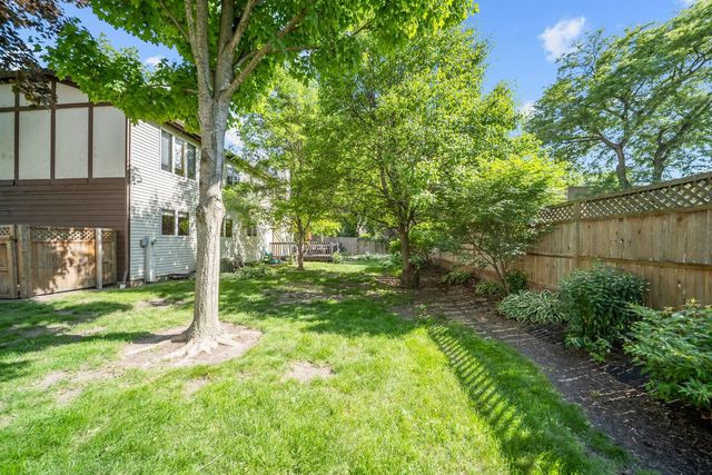 728 Price Lane, Deerfield, IL 60015