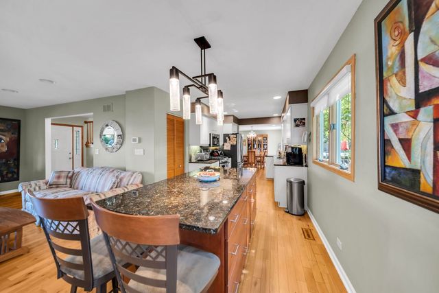 728 Price Lane, Deerfield, IL 60015
